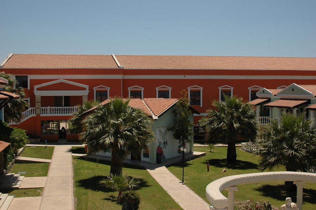 Club Tarhan Beach Дидим Екстериор снимка